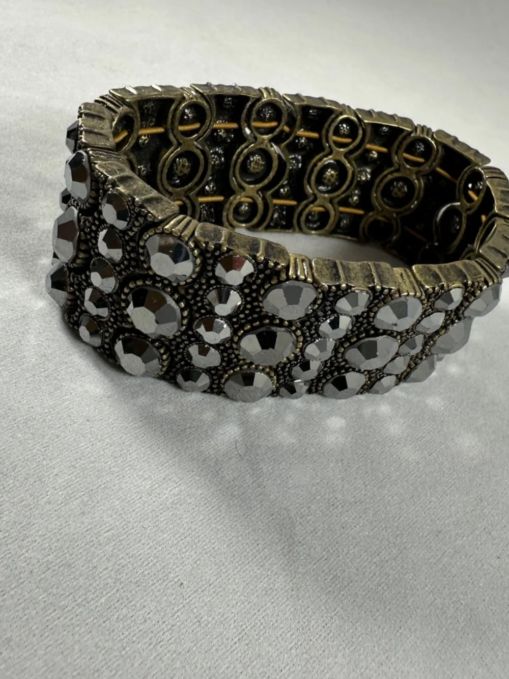 Lia Sophia Hematite Crystal Stretch Cuff Bracelet – NYFW Gifting Suite